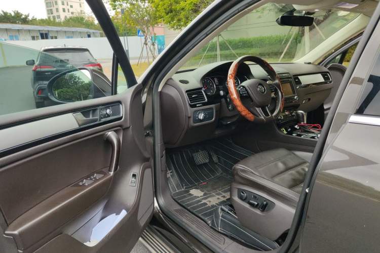 Used Volkswagen Touareg 2017 3.0 TSI Touareg Model Driver Seat