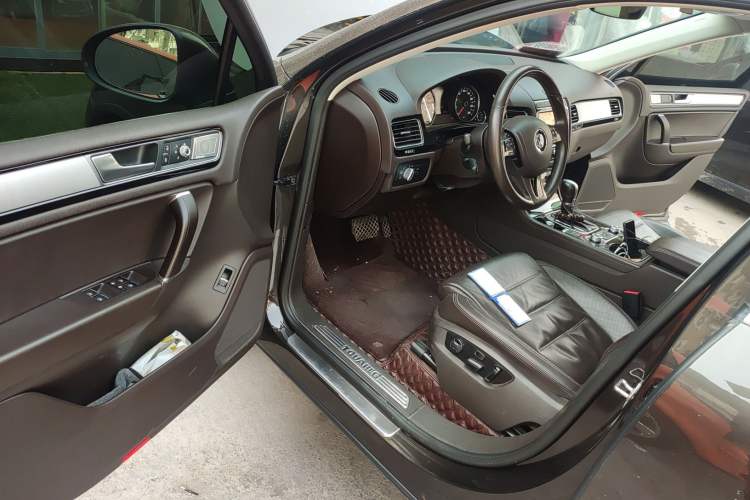 Used Volkswagen Touareg 2017 3.0 TSI Touareg Edition Driver Seat