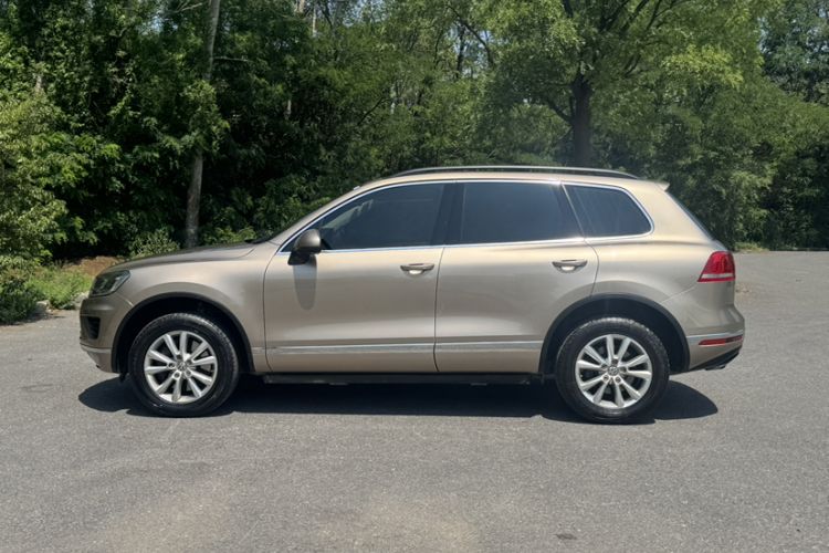 Used Volkswagen Touareg 2017 3.0 TSI Touareg Model Exterior 3