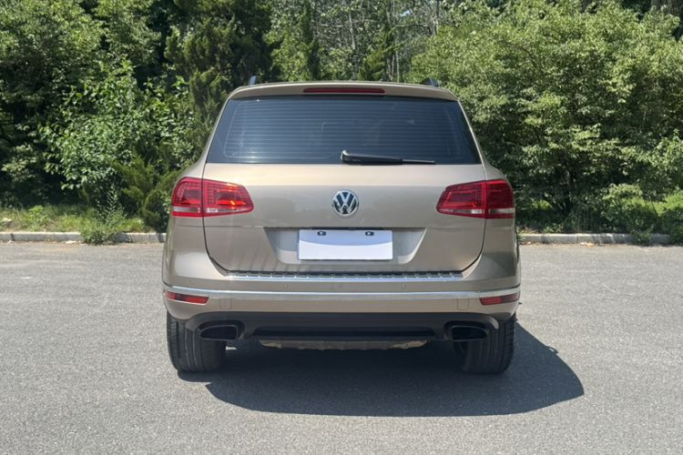Used Volkswagen Touareg 2017 3.0 TSI Touareg Model Exterior 9