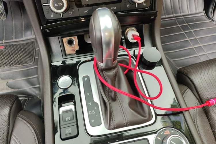 Used Volkswagen Touareg 2017 3.0 TSI Touareg Model Gear Lever