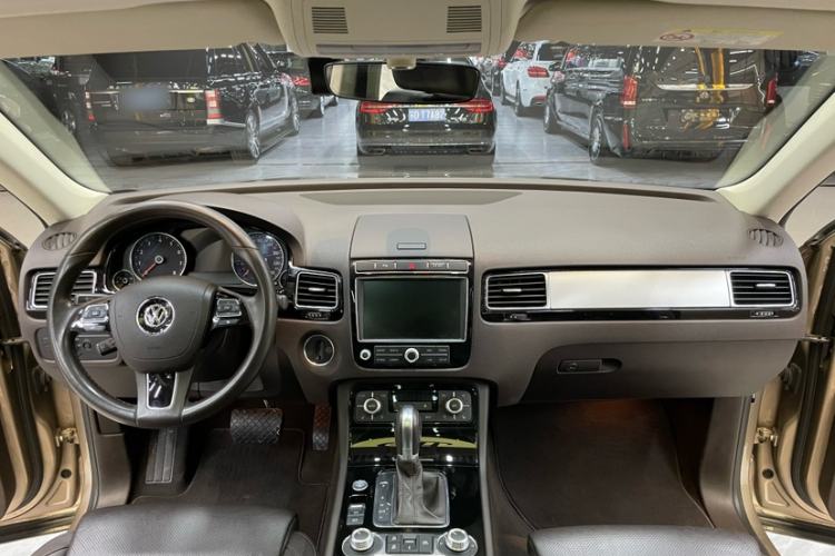 Used Volkswagen Touareg 2017 3.0 TSI Touareg Model Interior 2