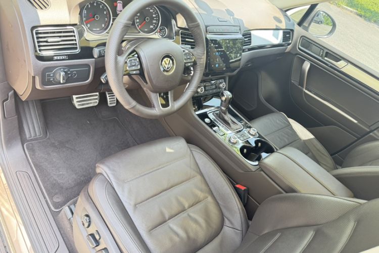 Used Volkswagen Touareg 2017 3.0 TSI Touareg Model Interior 6