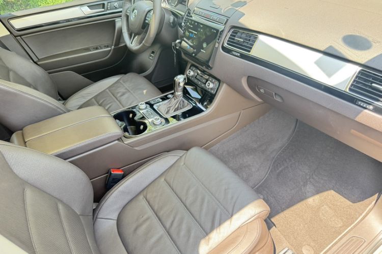 Used Volkswagen Touareg 2017 3.0 TSI Touareg Model Interior 8