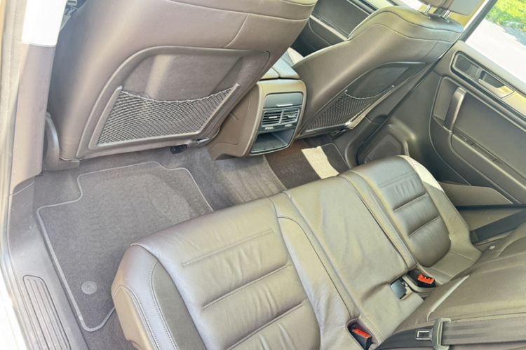 Used Volkswagen Touareg 2017 3.0 TSI Touareg Model Interior 9