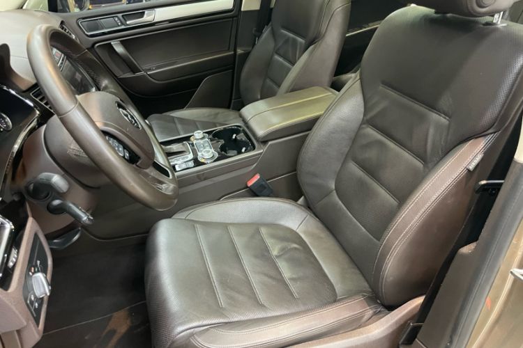 Used Volkswagen Touareg 2017 3.0 TSI Touareg Model Left Front Seat