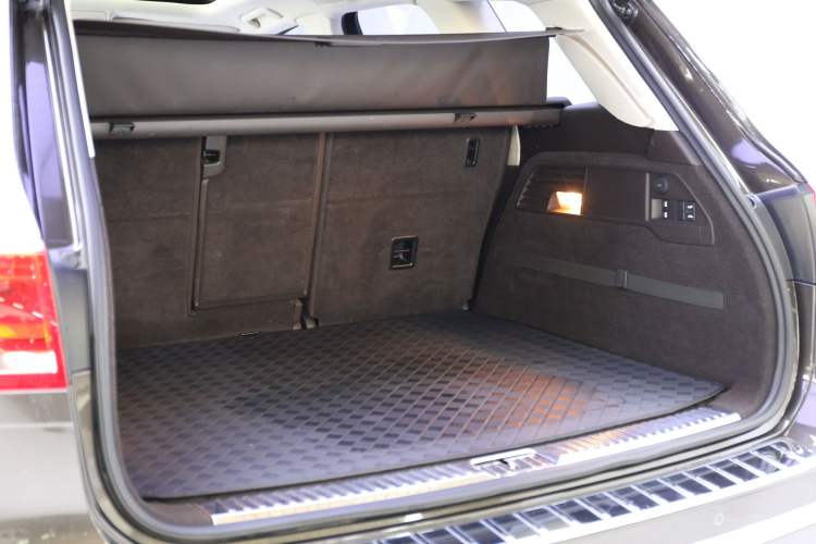 Used Volkswagen Touareg 2017 3.0 TSI Touareg Model Trunk