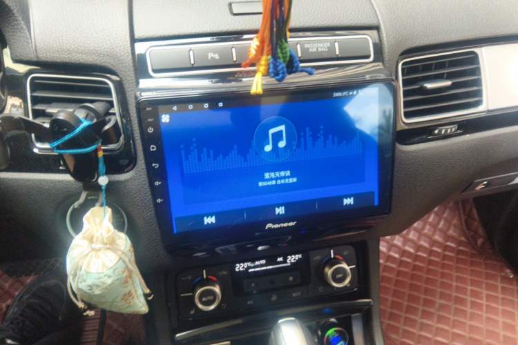 Used Volkswagen Touareg 2017 3.0 TSI Touareg Model Audio And AC Panel