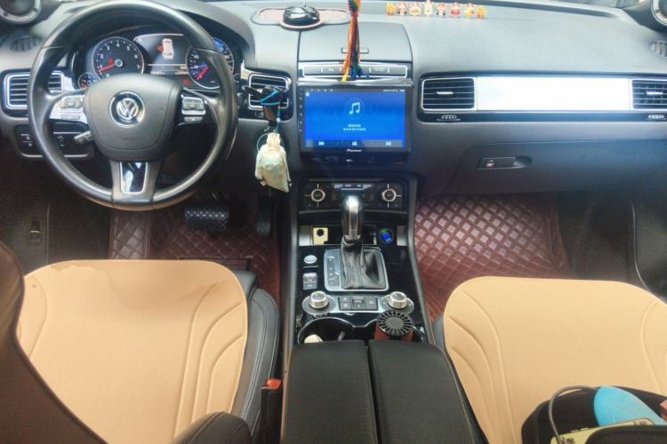 Used Volkswagen Touareg 2017 3.0 TSI Touareg Model Center Console