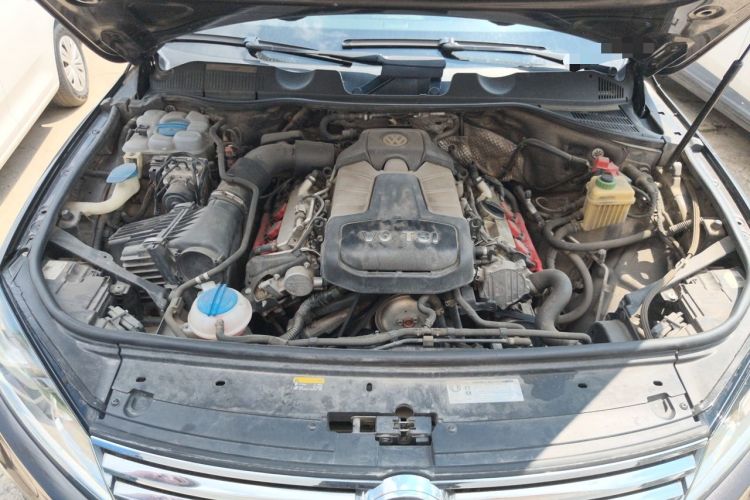 Used Volkswagen Touareg 2017 3.0 TSI Touareg Edition Engine Bay