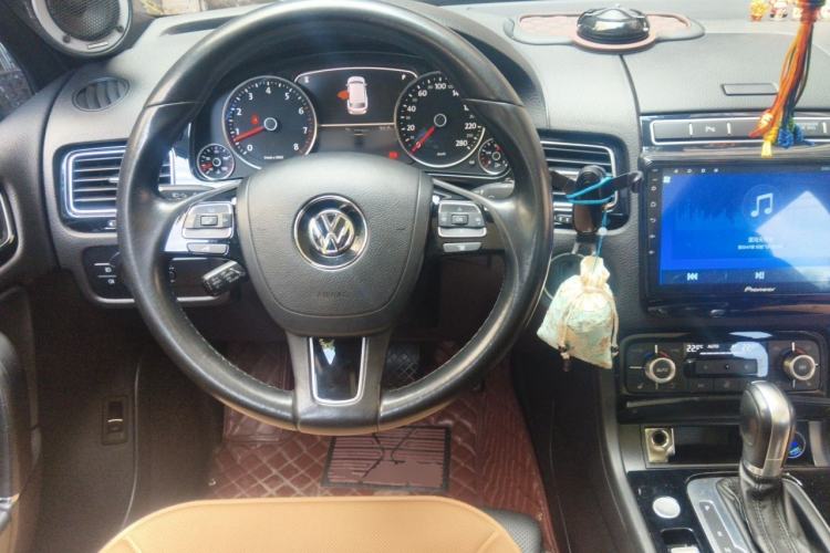 Used Volkswagen Touareg 2017 3.0 TSI Touareg Model Steering Wheel