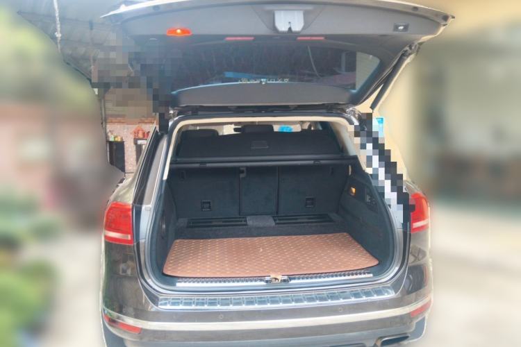 Used Volkswagen Touareg 2017 3.0 TSI Touareg Model Trunk