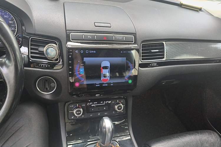 Used Volkswagen Touareg 2017 3.0 TSI Touareg Edition Audio And AC Panel