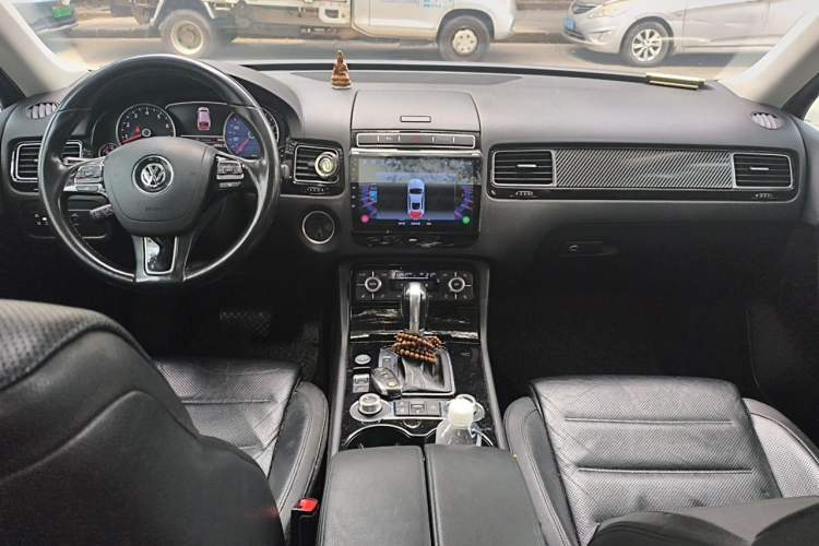 Used Volkswagen Touareg 2017 3.0 TSI Touareg Edition Center Console