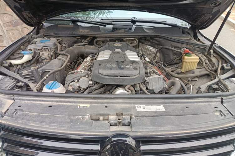 Used Volkswagen Touareg 2017 3.0 TSI Touareg Edition Engine Bay