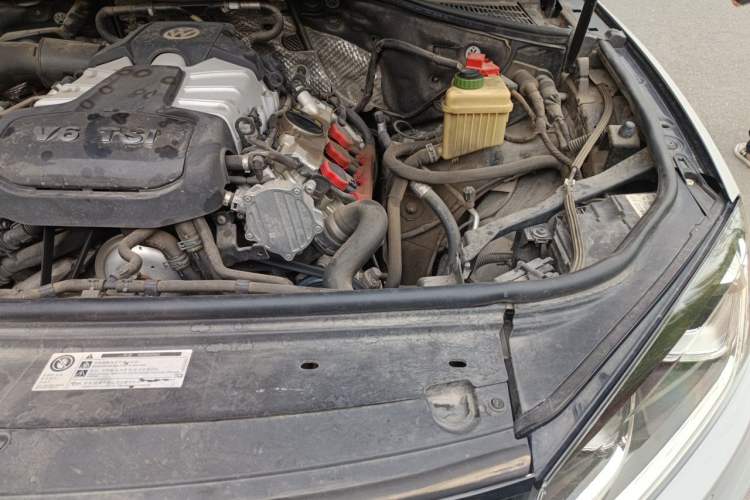 Used Volkswagen Touareg 2017 3.0 TSI Touareg Edition Engine Bay Left