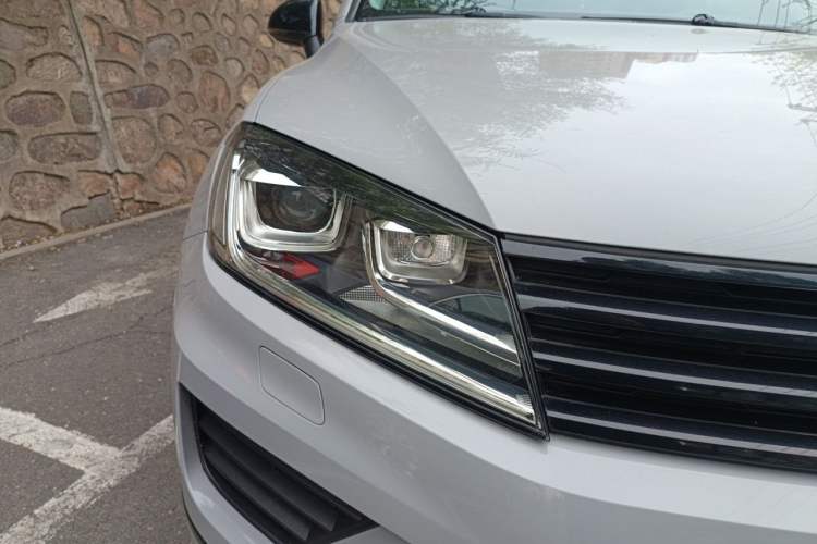 Used Volkswagen Touareg 2017 3.0 TSI Touareg Edition Right Front Headlight