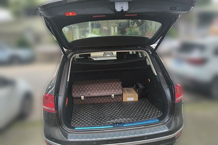 Used Volkswagen Touareg 2017 3.0 TSI Touareg Edition Trunk