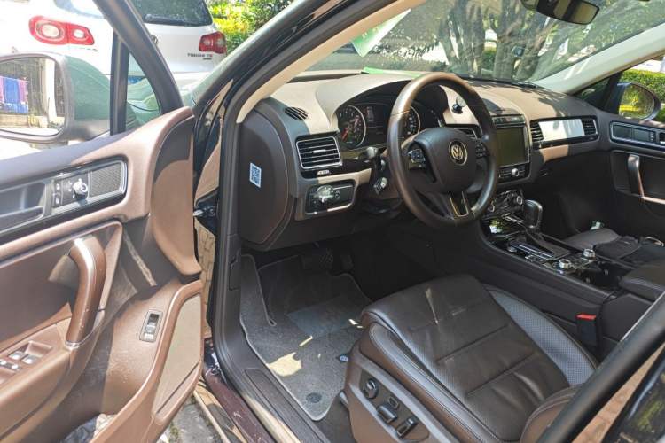 Used Volkswagen Touareg 2017 3.0 TSI Touareg Edition Driver Seat
