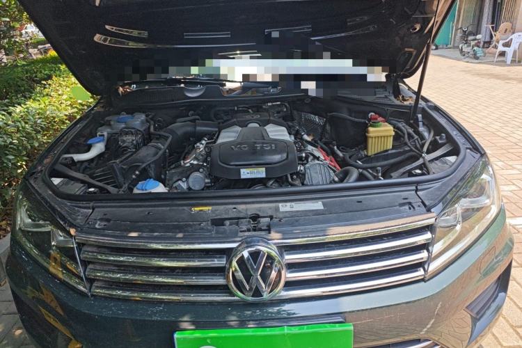 Used Volkswagen Touareg 2017 3.0 TSI Touareg Edition Engine Bay