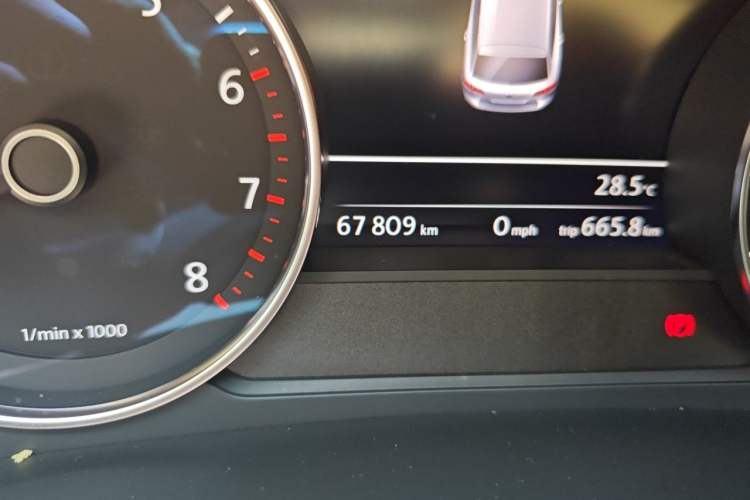 Used Volkswagen Touareg 2017 3.0 TSI Touareg Edition Odometer Close Up