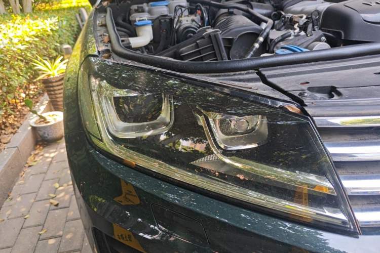 Used Volkswagen Touareg 2017 3.0 TSI Touareg Edition Right Front Headlight