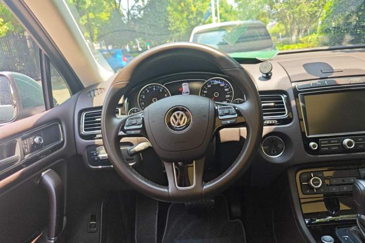 Used Volkswagen Touareg 2017 3.0 TSI Touareg Edition Steering Wheel