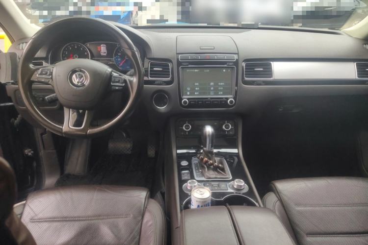 Used Volkswagen Touareg 2017 3.0 TSI Touareg Model Center Console