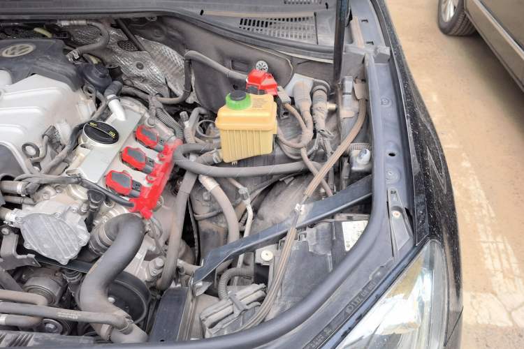 Used Volkswagen Touareg 2017 3.0 TSI Touareg Model Engine Bay Left