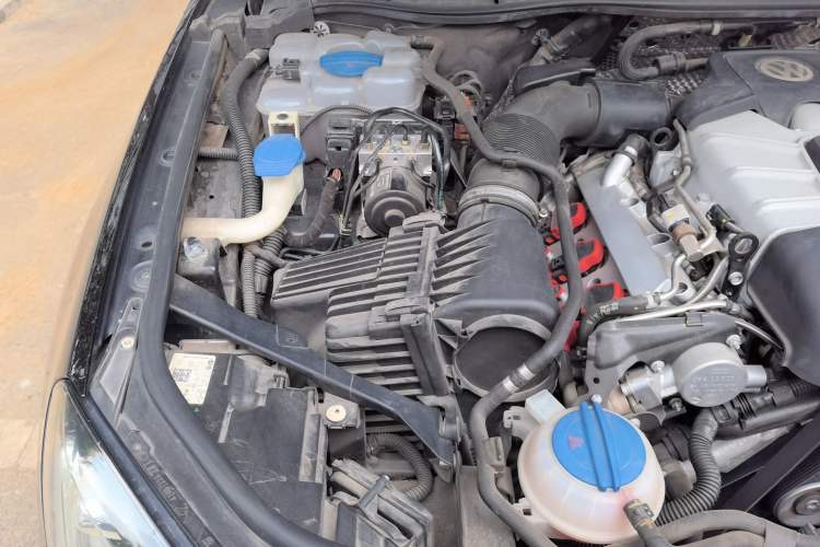Used Volkswagen Touareg 2017 3.0 TSI Touareg Model Engine Bay Right