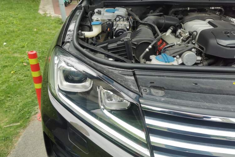 Used Volkswagen Touareg 2017 3.0 TSI Touareg Edition Engine Bay Right