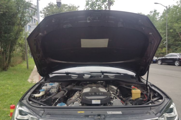 Used Volkswagen Touareg 2017 3.0 TSI Touareg Edition Engine Bay