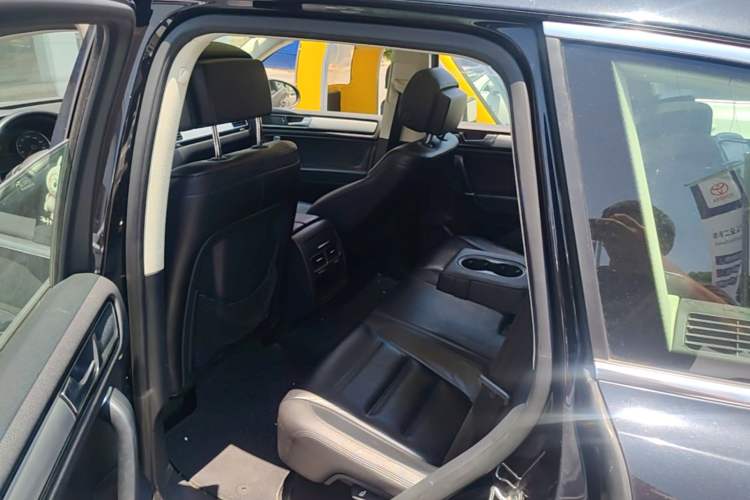 Used Volkswagen Touareg 2017 3.0 TSI Touareg Edition Left Rear Seat