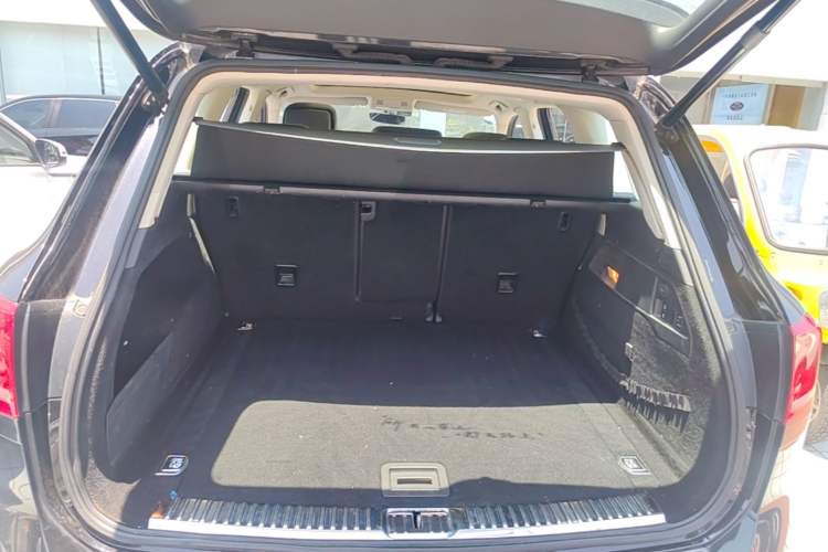 Used Volkswagen Touareg 2017 3.0 TSI Touareg Edition Trunk