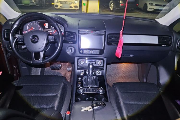 Used Volkswagen Touareg 2017 3.0 TSI Touareg Edition Center Console