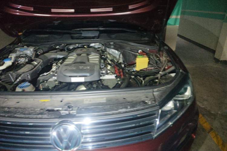Used Volkswagen Touareg 2017 3.0 TSI Touareg Edition Engine Bay Left