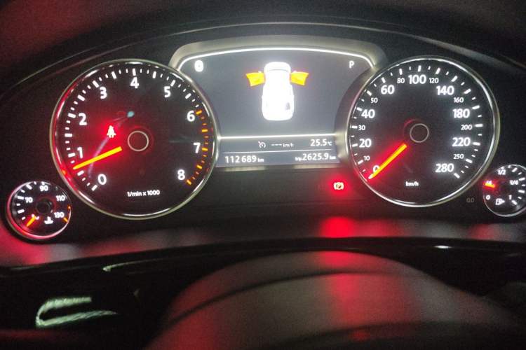 Used Volkswagen Touareg 2017 3.0 TSI Touareg Edition Odometer Close Up