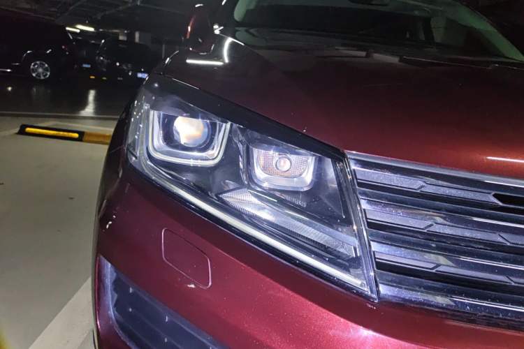 Used Volkswagen Touareg 2017 3.0 TSI Touareg Edition Right Front Headlight