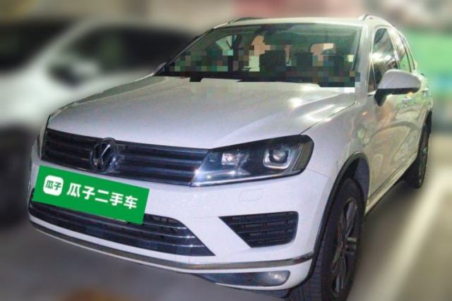 Used Volkswagen Touareg Touareg 3.0, automatic transmission, 5 seats, sunroof, gasoline-powered vehicle