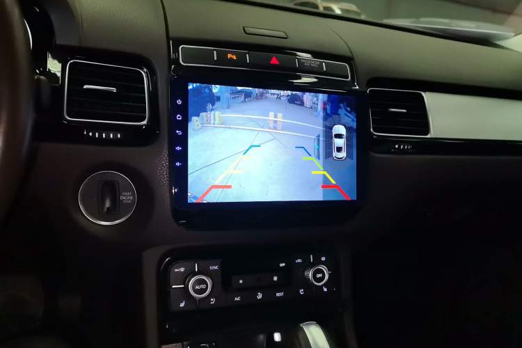 Used Volkswagen Touareg 2017 3.0 TSI Touareg Model Audio And AC Panel