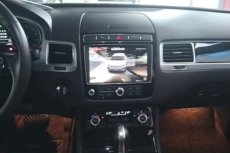 Used Volkswagen Touareg 2017 3.0 TSI Touareg Edition Audio And AC Panel