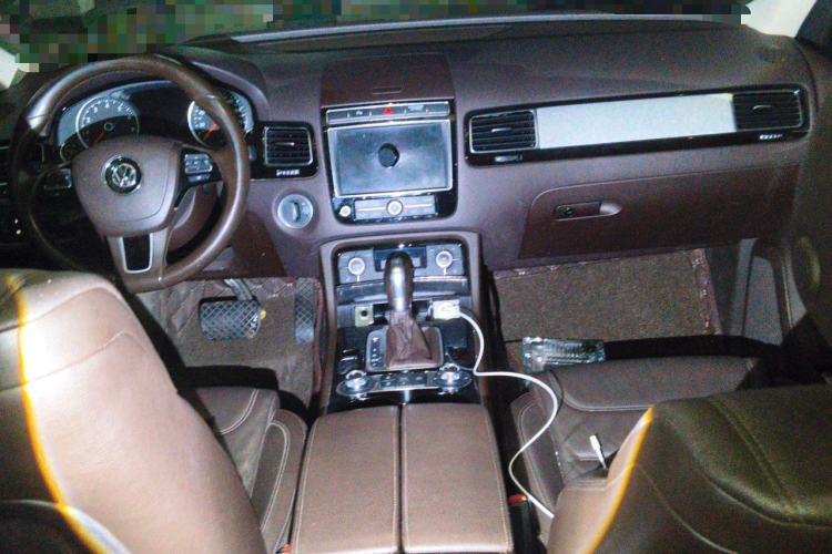 Used Volkswagen Touareg  Center Console