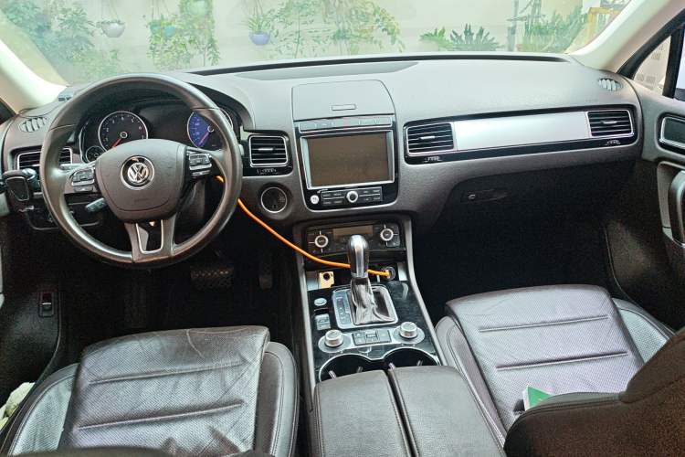 Used Volkswagen Touareg 2017 3.0 TSI Touareg Edition Center Console