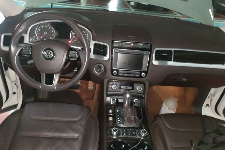 Used Volkswagen Touareg 2017 3.0 TSI Touareg Model Center Console