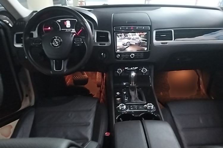 Used Volkswagen Touareg 2017 3.0 TSI Touareg Edition Center Console