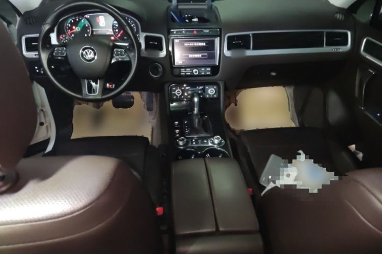 Used Volkswagen Touareg 2017 3.0 TSI Yuyue Model Center Console
