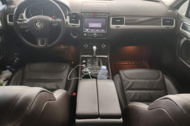 Used Volkswagen Touareg 2017 3.0 TSI Touareg Model Center Console