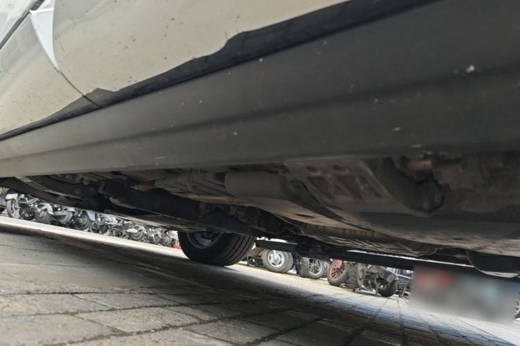 Used Volkswagen Touareg 2017 3.0 TSI Yuyue Model Chassis Rear Left