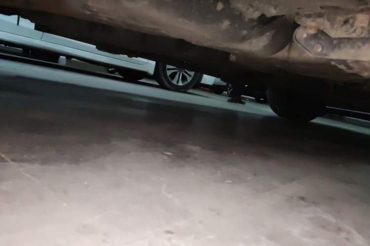 Used Volkswagen Touareg 2017 3.0 TSI Yuyue Model Chassis Rear Right