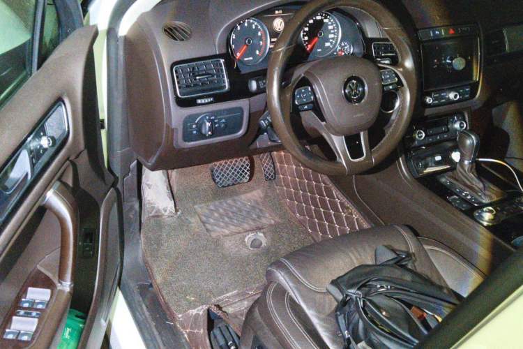 Used Volkswagen Touareg  Driver Seat